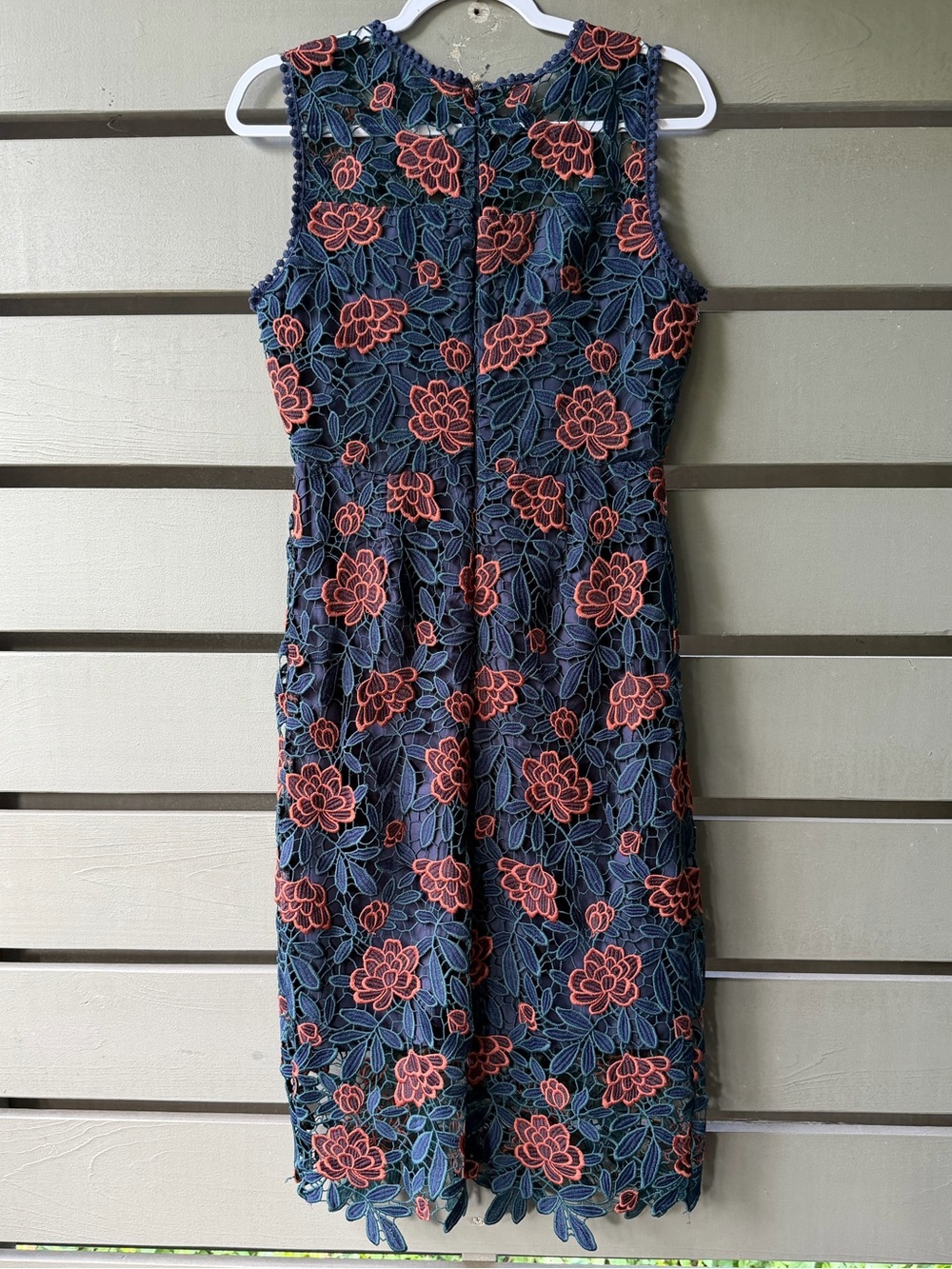 cupcakes & cashmere Navy Midi Dress with Coral Floral Lace - Picture 2 of 3